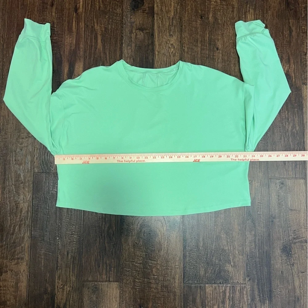 Lululemon EUC Muscle Love Long Sleeve Crop Top Size Women’s 12 Color Green